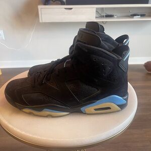 Men’s Size 10.5 Jordan “UNC” 6’s